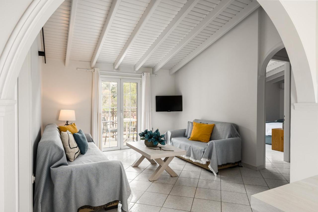 The Seaview Corner Apartments By Konnect, Ipsos Corfu Bagian luar foto