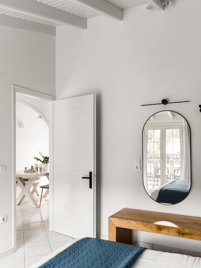 The Seaview Corner Apartments By Konnect, Ipsos Corfu Bagian luar foto