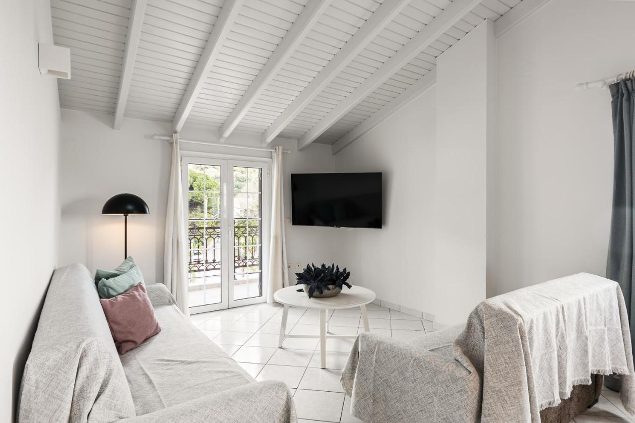 The Seaview Corner Apartments By Konnect, Ipsos Corfu Bagian luar foto